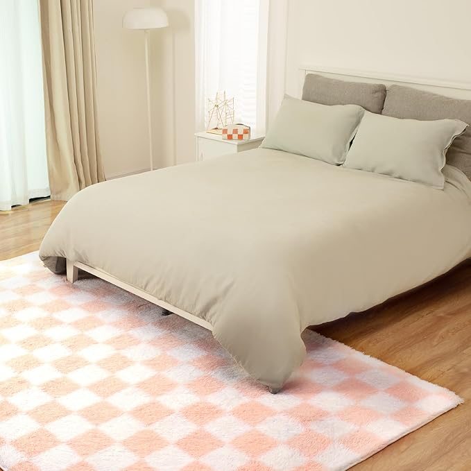 Super Soft Rug for Bedroom, Pink and White Area Rug Classic Checkered Shaggy Anti-Skid High Pile Soft Fluffy Rug Fuzzy Carpet for Living Room Bedroom Kids Room Nursery, Dorm Home Decor