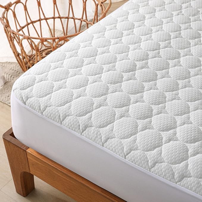 King Size Waterproof Mattress Protector Fitted Quilted Mattress Pad Cover with Deep Pocket Up to 18''