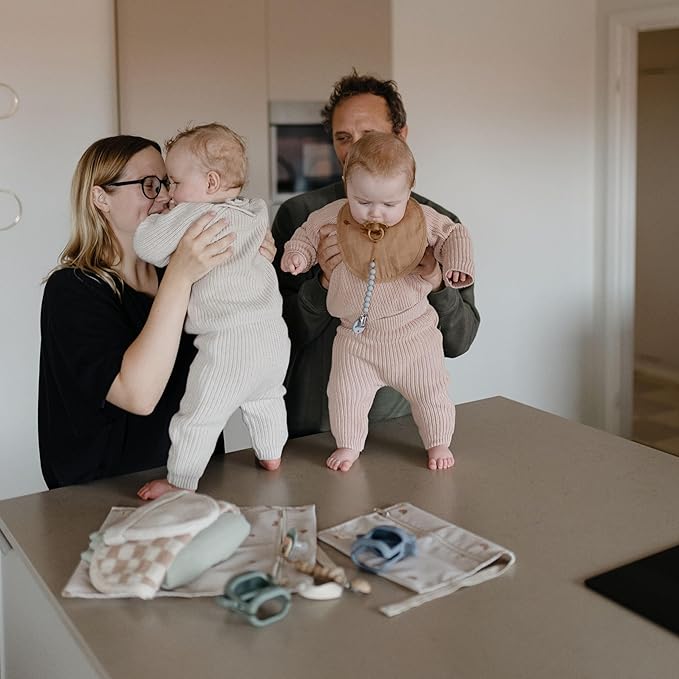 mushie Water Resistant Wet Bags | Large & Small Reusable Storage Bag for Baby Items and Travel | Zippered Pockets with Handle | Machine Washable, Set of 2 (Blush)